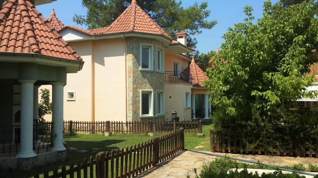 Bahçe Villa/(Konyaaltı Mondial kompleksi Satılık Villalar)