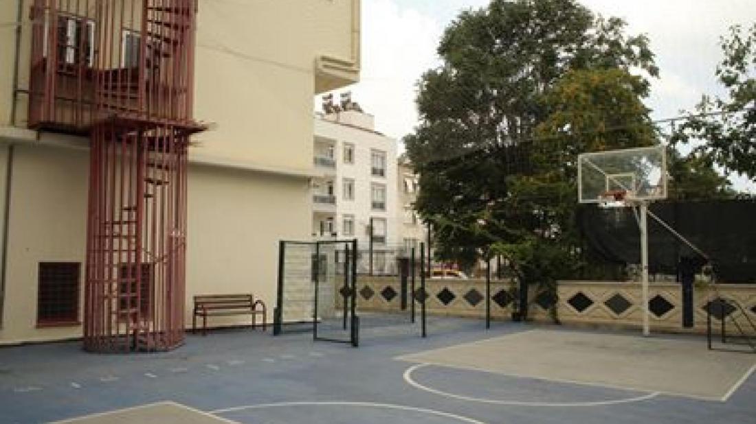 Antalya merkezde  satılık özel okul-Spor sahnesi