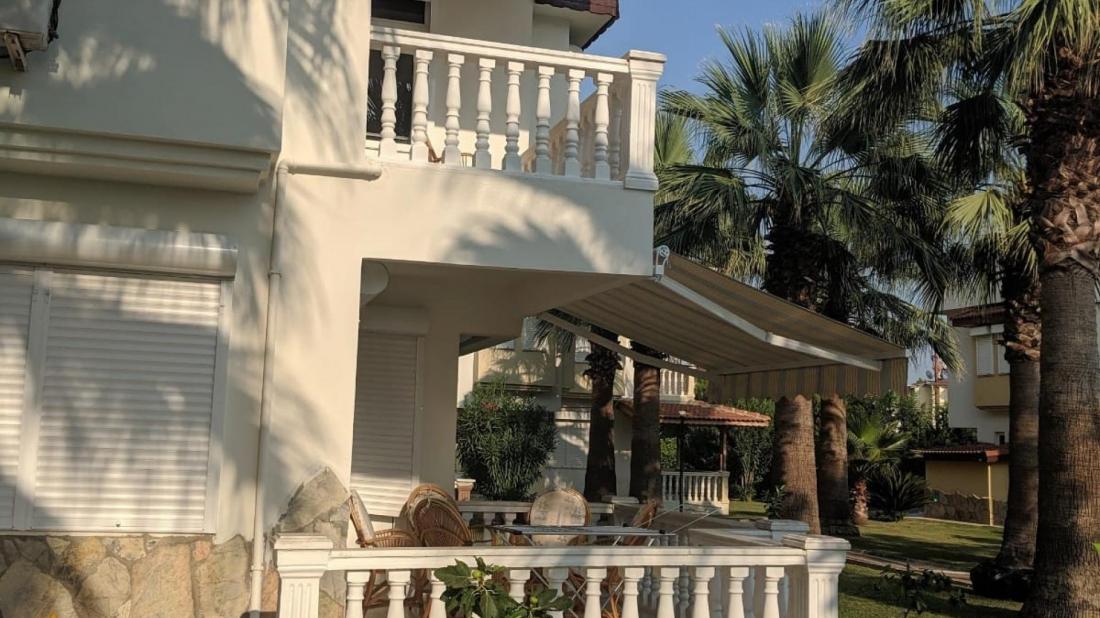 Antalya'da lüks bir haftalık kiralama kompleksi içinde Villa