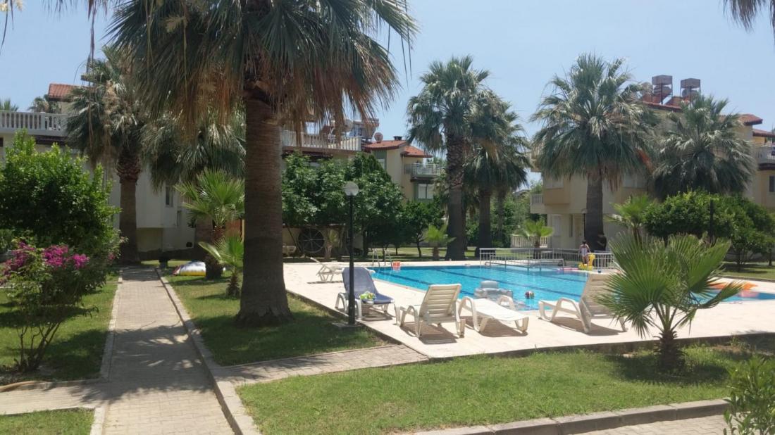 Antalya'da lüks bir haftalık kiralama kompleksi içinde Villa