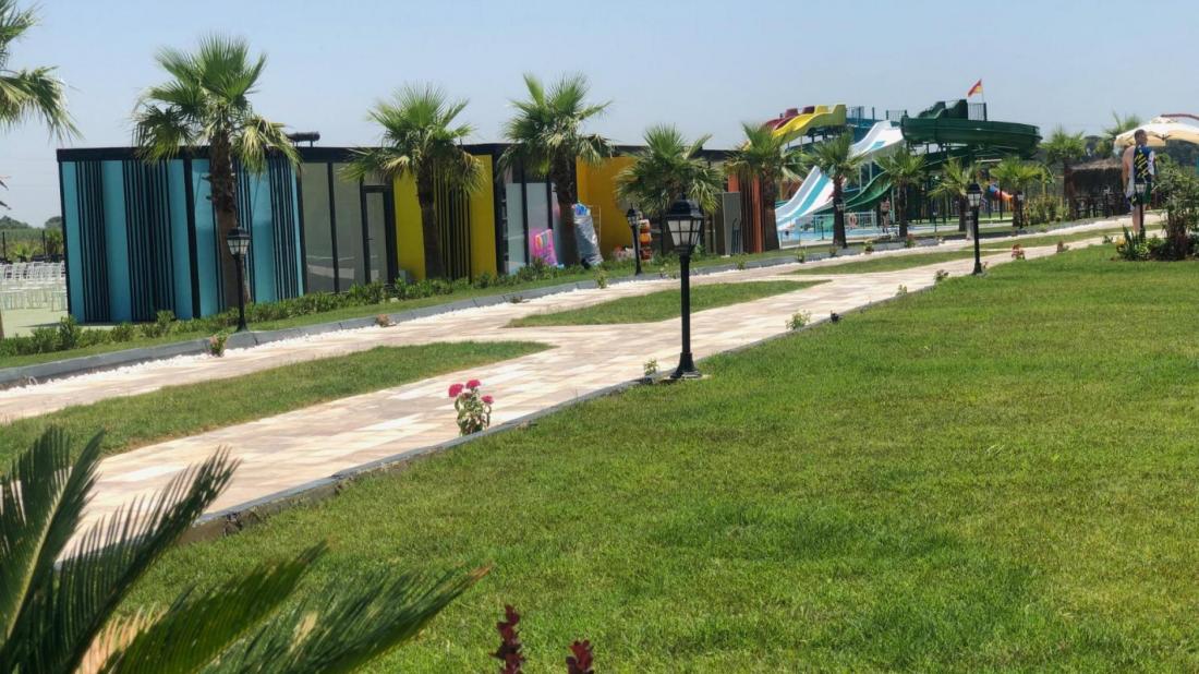 Antalya'da deniz manzaralı satılık turizm tesisi (5 yıldız)