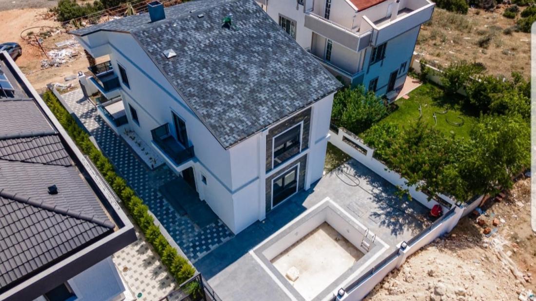Separate villa for sale in Lara Antalya