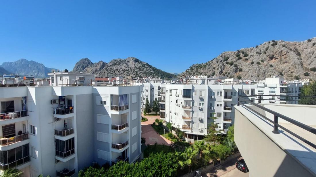 Large-area apartment for sale in Konyaalti Antalya