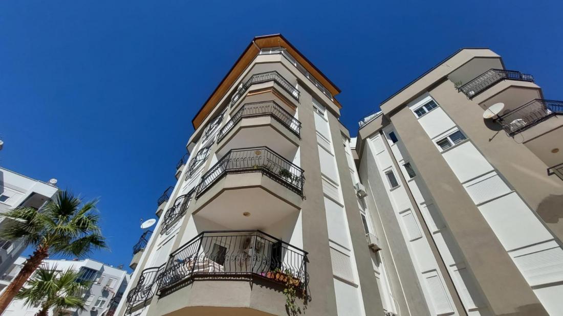 Large-area apartment for sale in Konyaalti Antalya