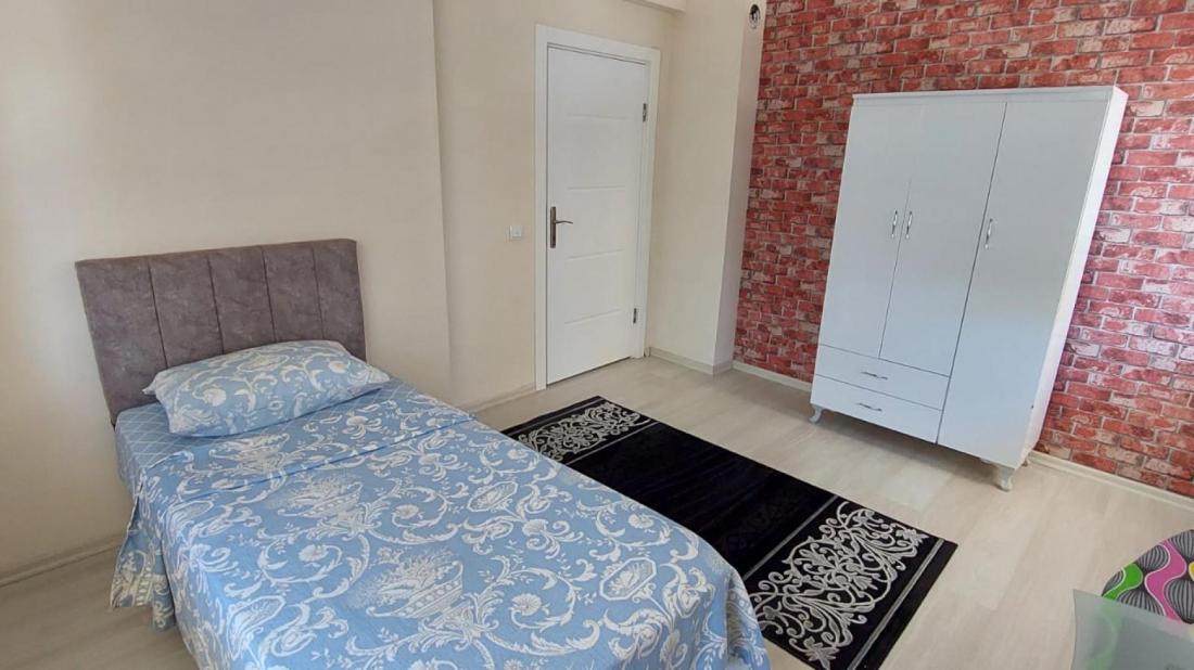 Three-bedroom furnished apartment for sale in Liman Konyaalti