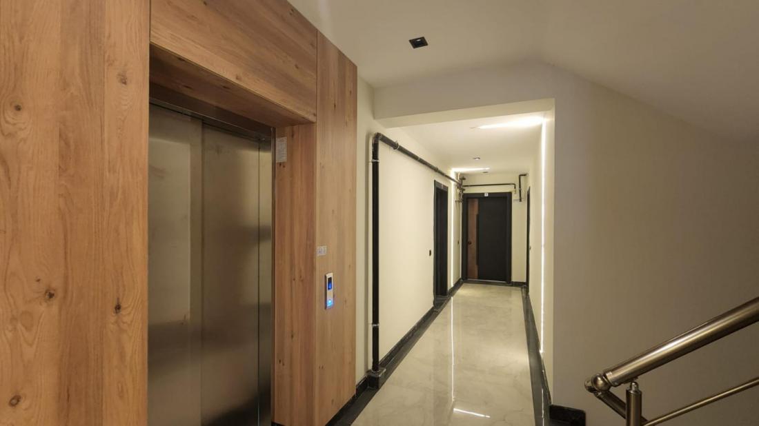 Трехкомнатная квартира на первом этаже на продажу в Анталии Хурма