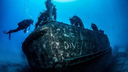 متحف تحت الماء تشتهر به منطقة سيدا السياحية بمدينة أنطاليا التركية المطلة على البحر الأبيض المتوسط 
