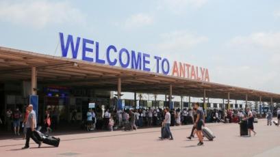 Antalya’ya hava yolu ile gelen turist sayısı yüzde 211 arttı