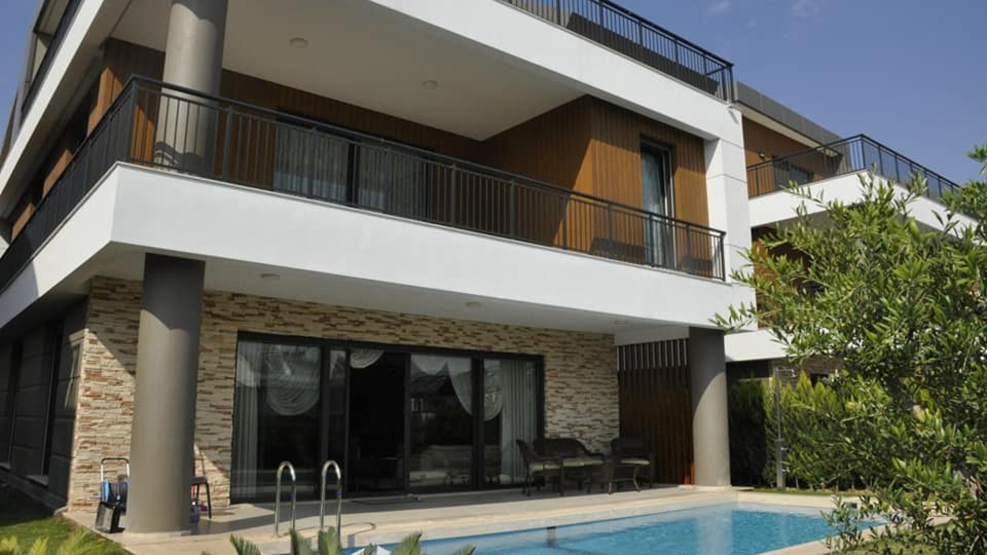 antalya sehrinde satilik ultra luks villa